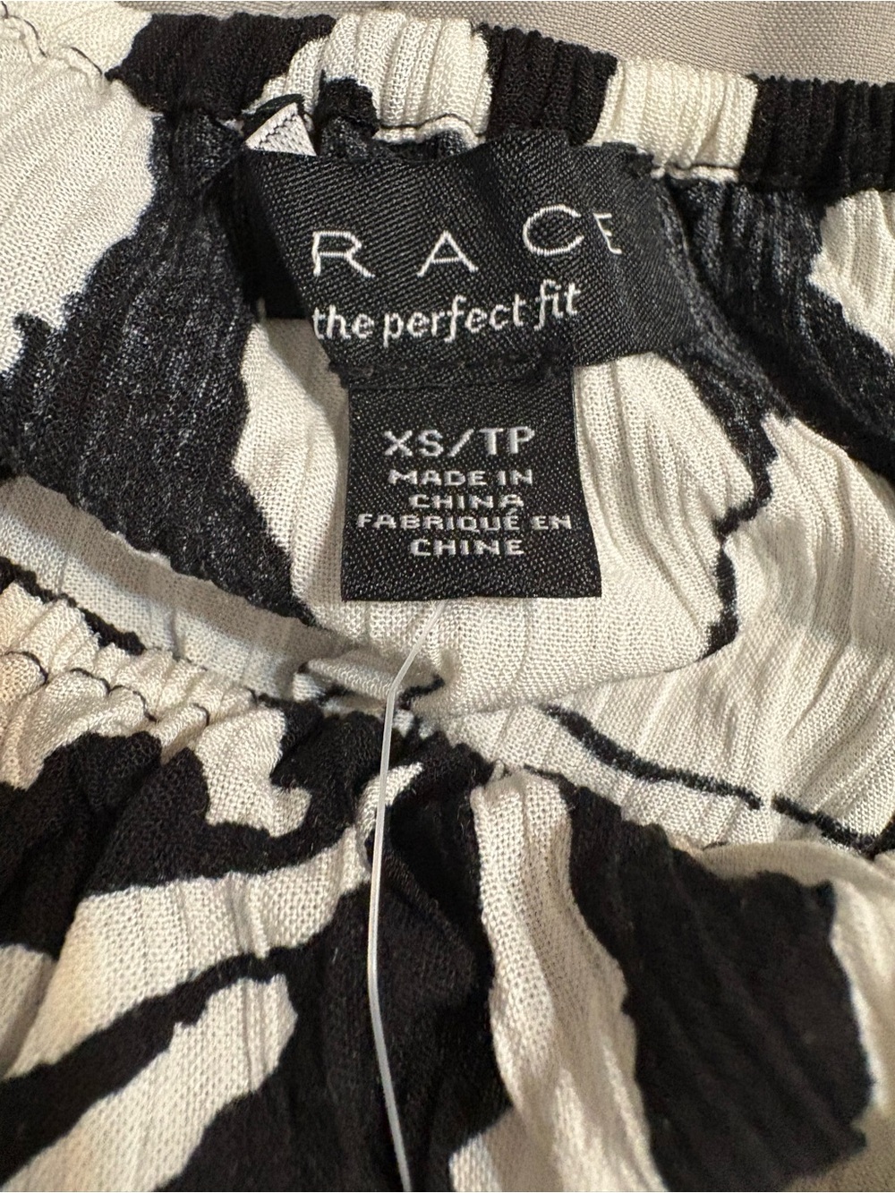 Grace Black and White Floral Off-Shoulder Blouse - Picture 6 of 6